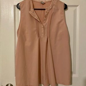 Light pink sleeveless top